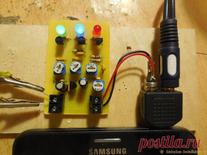 Светодиодная цветомузыка Порой так хочется создать у себя дома яркое световое шоу, позвать друзей, включить громче музыку и окунуться в атмосферу дискотеки. С музыкой и друзьями проблем обычно не возникает, а вот организовать цветомузыку бывает достаточно проблематично. Даже самые простые световые эффекты стоят, порой,