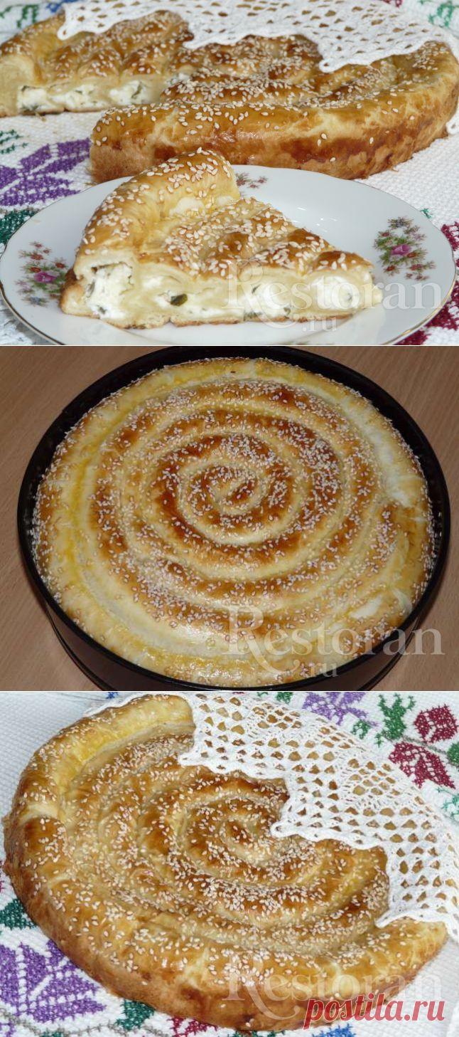 Рецепт: "Улитка" с сыром, творогом и фетой