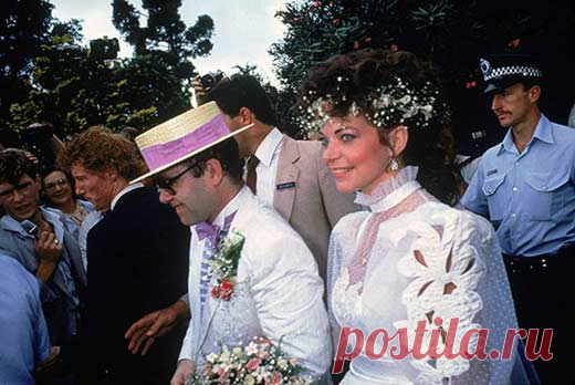 Знаменитый элтон. Элтон Джон: биография, лучшие песни, интересные факты, слушать. Провал, успех и гастроли Элтона в США