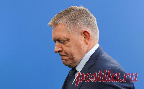 Фицо заявил о понимании тяжелой ситуации ВСУ в зоне боев. В Евросоюзе осознают, что Украина находится в тяжелом положении в зоне боевых действий, заявил на полях саммита Европейского политического сообщества премьер-министр Словакии Роберт Фицо.