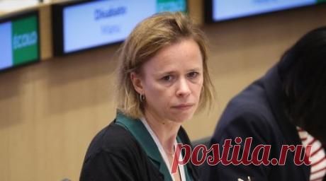 DH: в офисе бельгийского министра Дезир обнаружили 50 упаковок с кокаином. В Бельгии сотрудники правоохранительных органов обнаружили не менее 50 пакетиков с кокаином в офисе министра образования региона Валлония Каролины Дезир. Читать далее