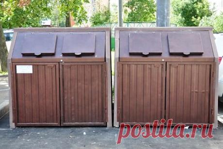 Российский дворник нашел в мусорном баке переносной зенитный ракетный комплекс. В Нижнем Новгороде дворник нашел в мусорном баке переносной зенитный ракетный комплекс (ПЗРК). Россиянин увидел лежащий около мусорного контейнера металлический зеленый тубус, напоминающий боевое оружие. Мужчина обратился в экстренные службы и полицию. На место происшествия тут же прибыли саперы и кинологи.