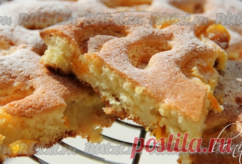 Рецепт пирога с мандаринами от bonita
При желании мандарины можно заменить на консервированные персики, абрикосы, виноград или любые ягоды и фрукты. Количество теста рассчитано на большой противень от духовки. Я использовала половину нормы и одну большую круглую силиконовую форму.
Для приготовления пирога с мандаринами нам понадобится:
200 г сахара; 4 яйца; 250 г муки;
150 г сливочного масла;
70 г растительного масла;
1 пакетик ванильного сахара;
1 пакетик (10 г) разрыхлит...