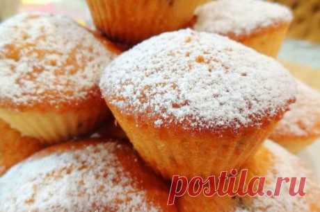 Бабусині Пісні МЕДОВІ КЕКСИ! Готуються легко та швидко, виходять м’якенькими з гарним медовим ароматом! Нічого смачнішого у піст я ще не їла! Але тут є один секрет! Ось як їх готує бабуся у Закарпатті! Пісні медові кекси готуються легко та швидко, виходять м’якенькими з гарним медовим ароматом і смаком. Тож ви не повірите що вони пісні. Рецепт пісних медових кексів з покроковим описом.

Інгредієнти

Тепла вода 250 мл.

Мед 2 ст. л.

Читайте також: Бабусині пісні котлети! Нічого смачнішого