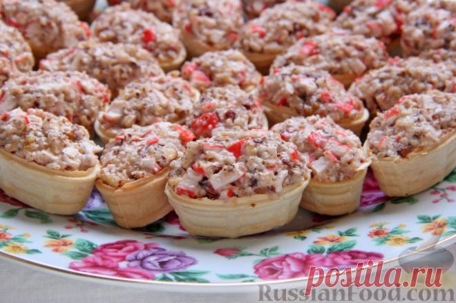 Рецепт: Крабово-ореховая закуска в тарталетках на RussianFood.com