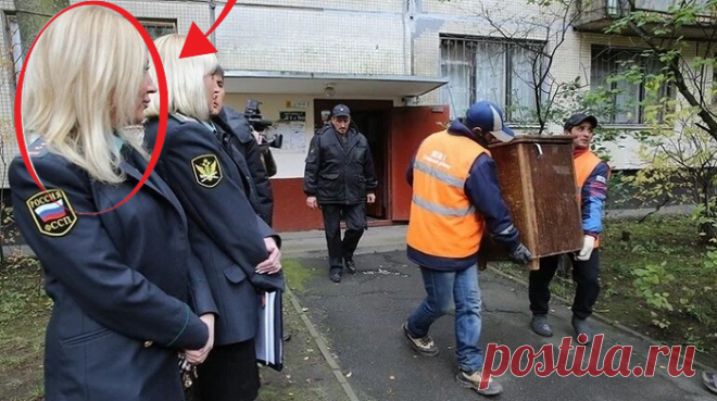 Уволили приставшу, лишившую пенсионеров квартиры из-за долгов!

Из-за долга в 38 тысяч рублей горе-пристав выгнала пожилую пару на улицу и продала их квартиру. Эту нашумевшую историю в 2024 году обсуждали многие СМИ. Так что в итоге стало с этой приставшей?

Молодая сотрудница службы судебных приставов оказалась в центре расследования со стороны прокуратуры из-за превышения полномочий, что привело к её увольнению. То есть работы у этой дамы - уже нет.