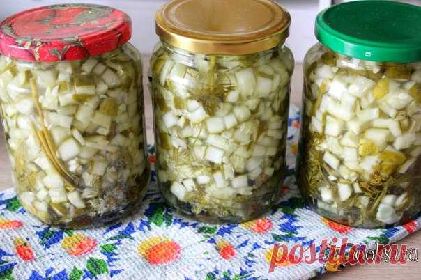 Заготовка из огурцов для салатов и первых блюд Эту заготовку на зиму можно приготовить из крупных, но не перезрелых огурцов. Я заготавливаю в небольшие, поллитровые банки. Зимой удобно отрыть баночку и добавить огурцы сразу в салат или суп.