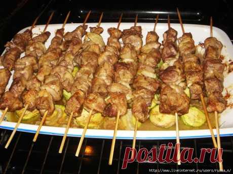 Куриный шашлык с картошкой в духовке