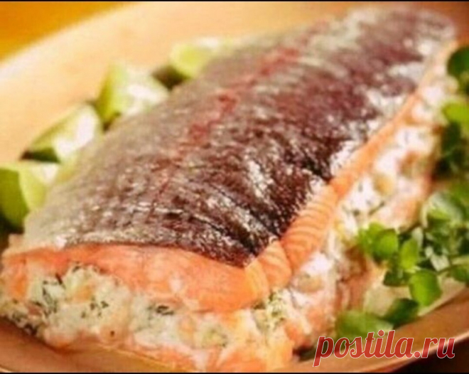 ​​ГОРБУША, ФАРШИРОВАННАЯ СЫРОМ И ГРИБАМИ