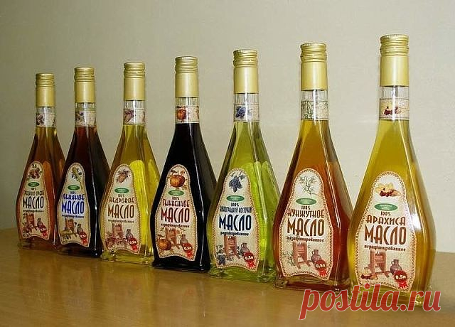 Растительные масла - информация о каждом. 
Сохрани, пригодится! 

О пользе растительных масел известно всем. Но далеко не все знают об уникальных свойствах каждого из них. 

Итак: 

КУНЖУТНОЕ МАСЛО 

Лёгкое по консистенции и сладковатое на вкус кунжутное масло богато витаминами, цинком и особенно - кальцием. Поэтому его успешно используют для профилактики остеопороза и сердечно-сосудистых заболеваний. Кунжутное масло, известное еще как 
