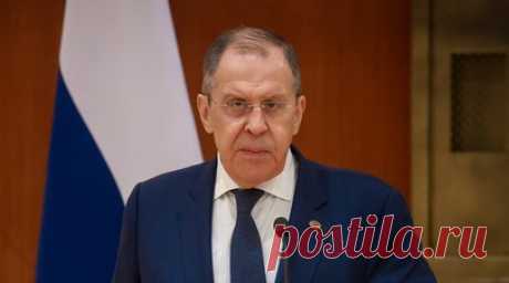 «Пример честного служения Отечеству»: Лавров — о принципиальной гражданской позиции поэта Фёдора Тютчева. В среду, 27 сентября, состоялась первая встреча цикла литературно-музыкальных вечеров «Литературная гостиная: послы русской культуры» для иностранного дипломатического корпуса, аккредитованного в РФ. Мероприятие, посвящённое 220-летию со дня рождения поэта и дипломата Фёдора Тютчева, открыл министр иностранных дел России Сергей Лавров. RT вёл прямую трансляцию. Читать далее