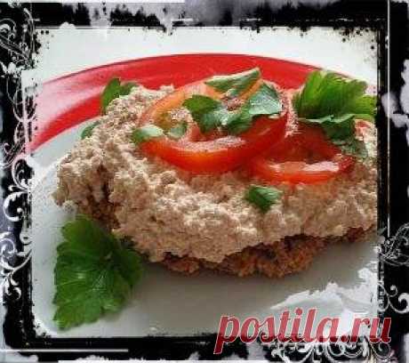 Паштет из грецких орехов с черносливом и чесноком
