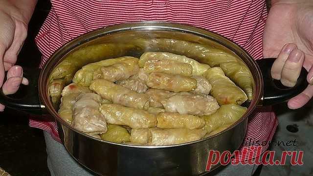 10 самых вкусных рецептов голубцов - обязательно сохраните! 
=====================================================
Чтобы не потерять рецепт,  жмите класс, а потом поделиться
=====================================================
1. Голубцы с грибами

- белокочанная капуста - 8-10 листьев 
- вода 
- соль - по вкусу 
- растительное масло - 2 ст. л. 
для начинки: 
- свежие грибы - 500 г или сушеные грибы - 100 г 
- томатная паста - 1-2 ст. л. 
- рассыпчатая рисовая каша - 1/2 ...