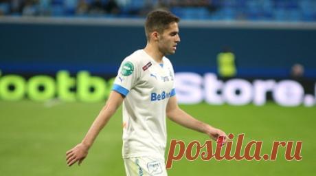 Кобелев призвал не обсуждать переход Захаряна в «Лацио» до официального объявления. Бывший главный тренер «Динамо» Андрей Кобелев высказался о возможном переходе полузащитника столичного клуба Арсена Захаряна в «Лацио». Читать далее