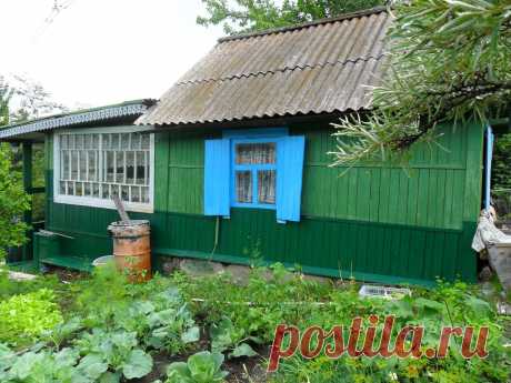 Продаётся дом за 550 000 руб., 6 сот. Продам дачу в черте города в районе совхоза Октябрьский.
 Участок 6 соток с насаждениями.  Есть одноэтажный дом с печкой. Домик теплый, можно жить зимой. Свет, летний водопровод. Цена 550 т.р. т. 294-32-15.