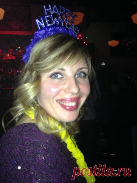 (12) Facebook