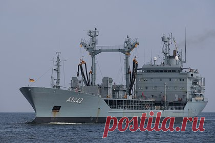 В Киеве потребовали от Берлина военные корабли и ПВО. Замглавы Министерства иностранных дел Украины (МИД), бывший посол Украины в Германии Андрей Мельник потребовал решительности от нового министра обороны ФРГ Бориса Писториуса в вопросе поставки оружия на Украину. Как отмечает издание, сразу после назначения на Писториуса начали оказывать сильное давление.