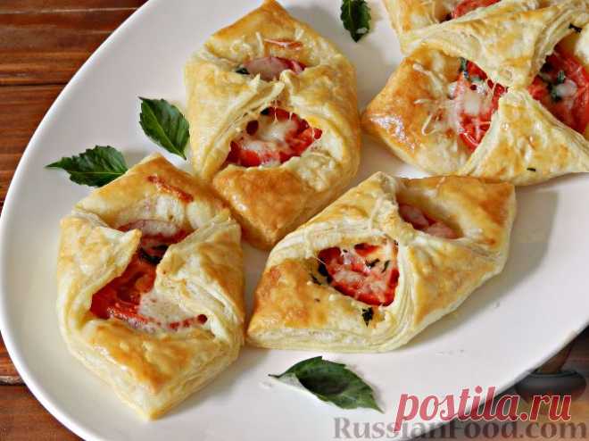 Рецепт: Мини-пиццы из слоеного теста на RussianFood.com