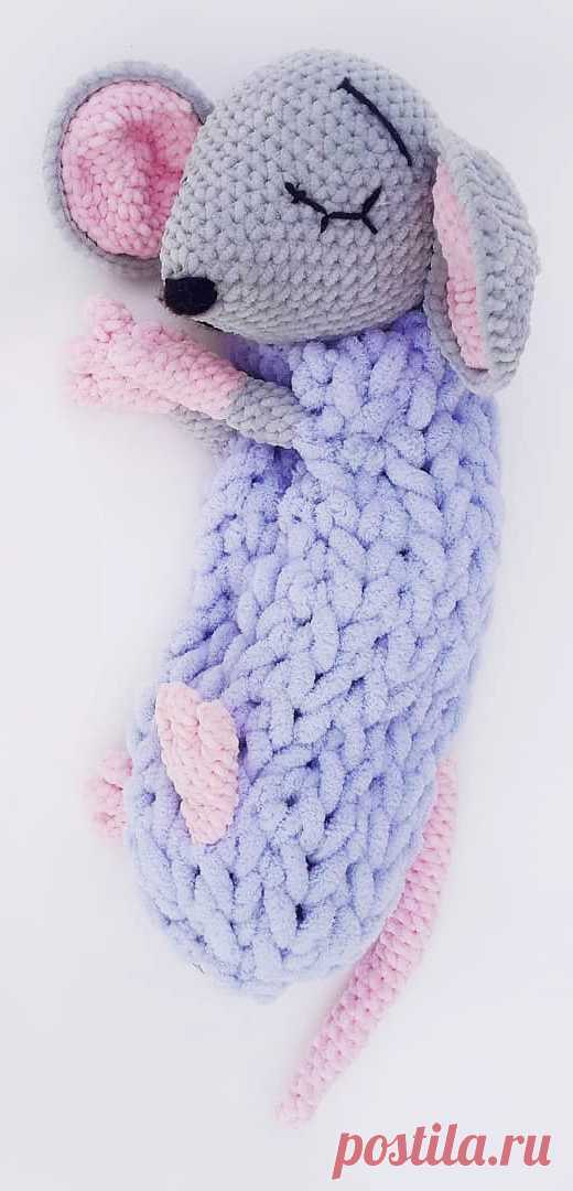 PDF Пижамница Мышонок крючком. FREE crochet pattern; Аmigurumi doll patterns. Амигуруми схемы и описания на русском. Вязаные игрушки и поделки своими руками #amimore - Пижамница мышь, мышка, мышонок, крыса, rat rata, rato, ratte, szczur, mouse, ratón, maus souris, mysz myši. Amigurumi doll pattern free; amigurumi patterns; amigurumi crochet; amigurumi crochet patterns; amigurumi patterns free; amigurumi today.