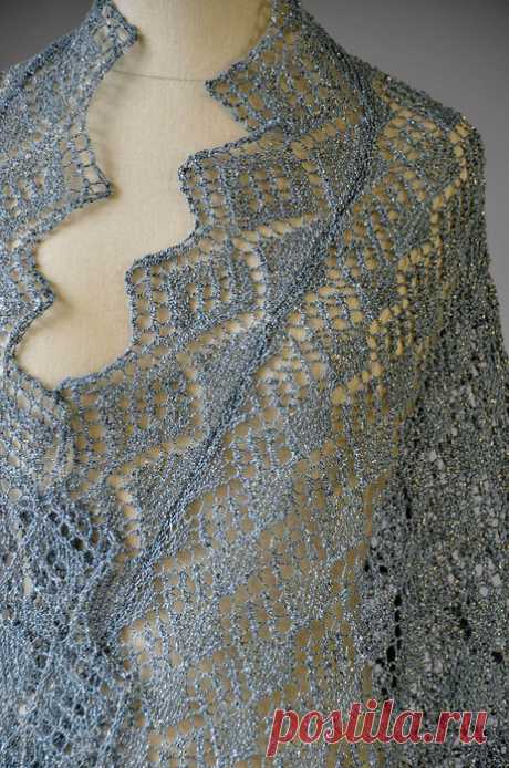 Whimsical Wrap от Universal Yarn