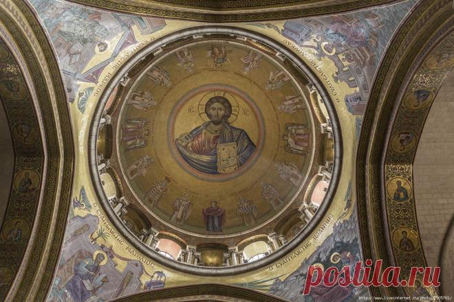 Купол церкви Вокресения Господня.