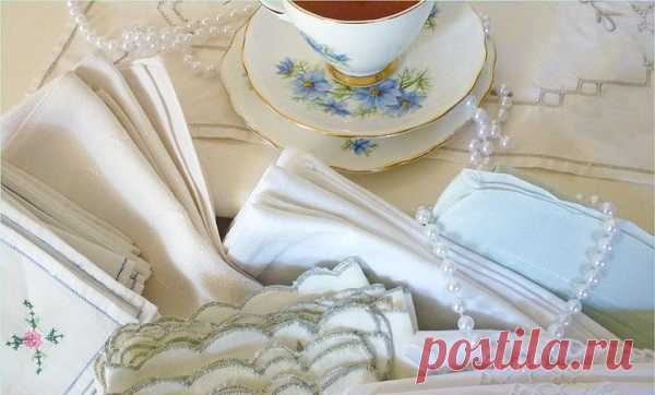 Крахмалим свои вещи для упругости и хруста Вы, наверное, не раз замечали, что постельное бельё, которое идеально белоснежное, имеет некий хруст, замечательные воротнички, манжеты. Всё это потому, что они накрахмалены. Да, именно так. Как накра…