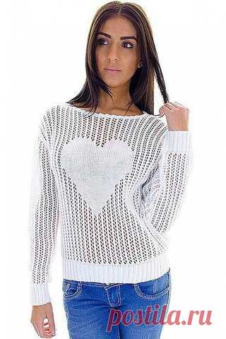 СХЕМА УЗОРА ДЛЯ АЖУРНОГО ПУЛОВЕРА С СЕРДЦЕМ
Узор выполняется и в нечетных, и в четных рядах.
В моих схемах все ряды - и лицевые, и изнаночные - представлены так, как они выглядят с лицевой стороны, как если бы вы вязали по кругу. Такой метод построения схем более нагляден визуально и облегчает мне их составление. Поэтому вы не должны забывать, что при плоском вязании в изнаночных рядах петли вяжутся обратной вязкой - там, где на схеме лицевая - вяжите ее изнаночной, там, г...