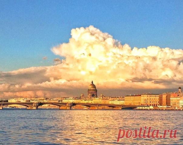 Вод небом голубым есть город золотой!