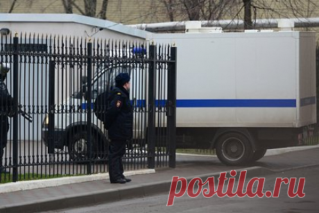 Суд в Донецке рассмотрел дело несовершеннолетней наводчицы СБУ. В Донецке на закрытом судебном заседании рассмотрели дело о помещении в центр временного содержания несовершеннолетней местной жительницы, которая передавала Вооруженным силам Украины (ВСУ) координаты мест дислокации российских военнослужащих. Фигурантку поместят в Центр временного содержания для несовершеннолетних.