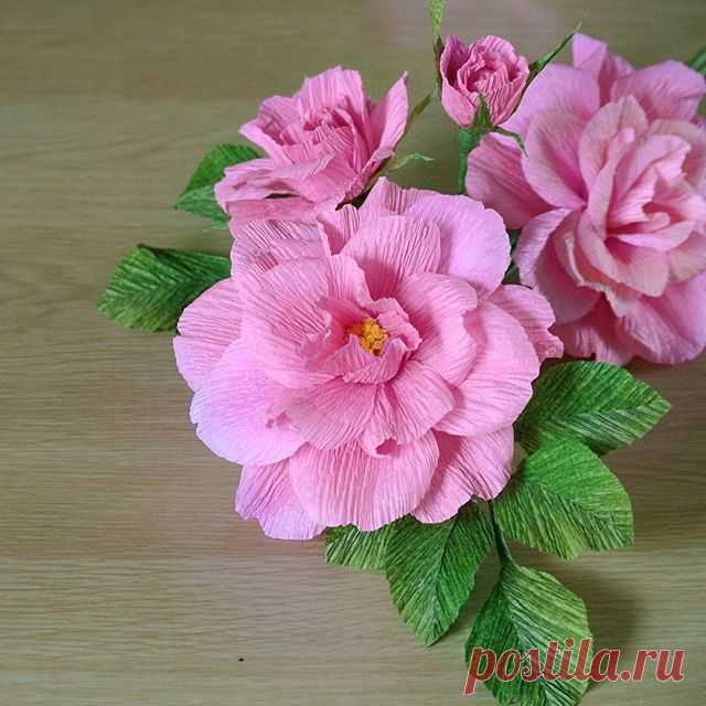Pinks make everything soft. Its spell is dictating my swatches and workflow lately. #ThePaperblooms #paperflowers #paperflowerph #pinks