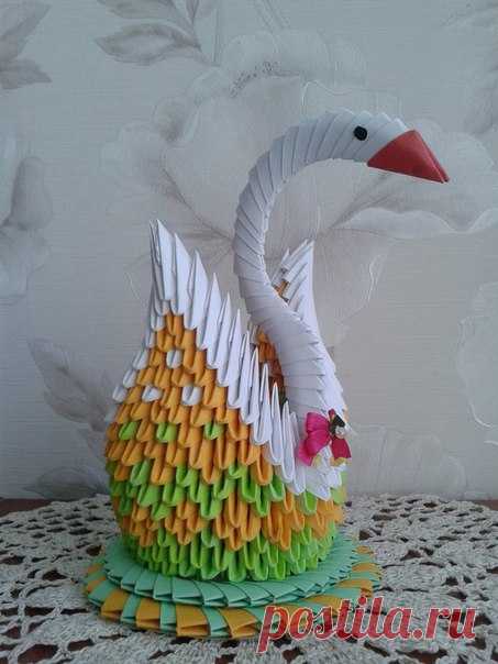 Лебедь . Модульное оригами .