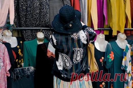 Женщинам с пышными формами назвали самую необходимую вещь в гардеробе. Блогерша Никки Леварио, более известная в соцсетях по никнейму @nikkiluuuu1, назвала женщинам с пышными формами самую необходимую вещь в гардеробе. Так, эксперт посоветовала присмотреться к одежде и аксессуарам с шотландской клеткой. По ее словам, данный орнамент никогда не выйдет из моды.