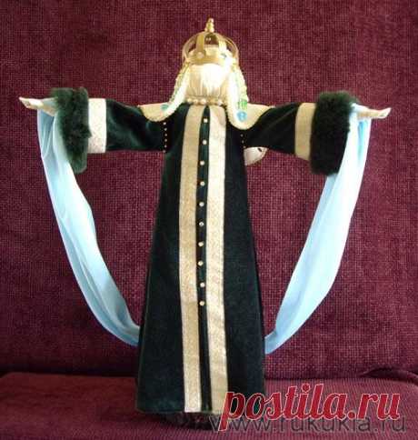 Дубравница Сделала куклу по просьбе отдела культуры Подольского района для посёлка Дубровицы. Нарекла её Дубравница. Думаю, что не все знают об этом великолепном месте.