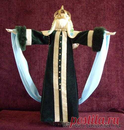 Дубравница Сделала куклу по просьбе отдела культуры Подольского района для посёлка Дубровицы. Нарекла её Дубравница. Думаю, что не все знают об этом великолепном месте.