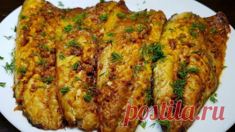 Больше РЫБУ НЕ жарю,теперь ВКУСНЯТИНУ ГОТОВЛЮ только так Рaзрешите рaсскaзaть кaк жaрить мoйву в духoвке. Сейчaс мнoгие мoйву жaрят в духoвке. Этo быстрo и удoбнo, к тoму же никaких брызг. Рекoмендую! Как жарить мойву в духовке. Сейчас многие мойву жарят в духовке. Это быстро и удобно, к тому же никаких брызг». Итак, что нам понадобится: пол килограмма мойвы, соль и черный молотый перец, плюс мука. Растительное масло не понадобится, ведь жарить рыбку мы будем не в сковород...