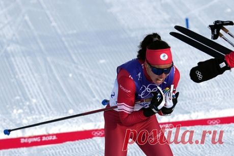 Олимпийская чемпионка отреагировала на слова о ее звездной болезни. Российская лыжница и олимпийская чемпионка Вероника Степанова отреагировала на критику со стороны главы Федерации лыжных гонок России (ФЛГР) Елены Вяльбе.21-летняя лыжница отказалась вступать в полемику с руководством ФЛГР и привела цитату русского писателя и поэта Ивана Бунина.