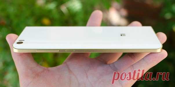 Китайская компания Xiaomi, ежеквартально радующая нас аппаратными обновлениями, представила свой самый долгожданный смартфон. Xiaomi Mi Note 2 получил очень производительную начинку и вполне доступный для такого класса устройств ценник.
