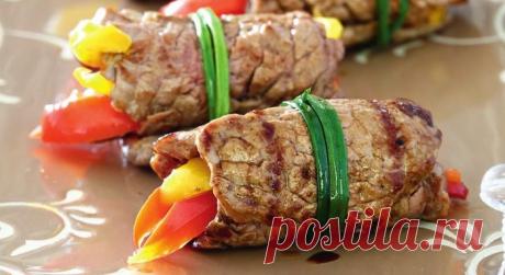 РУЛЕТИКИ ИЗ ГОВЯДИНЫ СО СЛАДКИМ ПЕРЦЕМ
Необычная и вкусная закуска на праздничный стол - это рулетики из говядины со сладким перцем, для приготовления которых нам потребуется лишь говяжья вырезка и сладкий перец!
Ингредиенты:
Говяжья в…