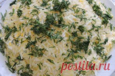 Салат з печериць з сиром і відвареною картоплею викладений шарами. – Shponder