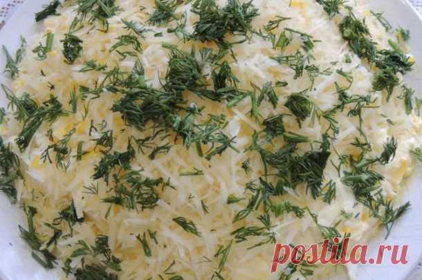 Салат з печериць з сиром і відвареною картоплею викладений шарами. – Shponder