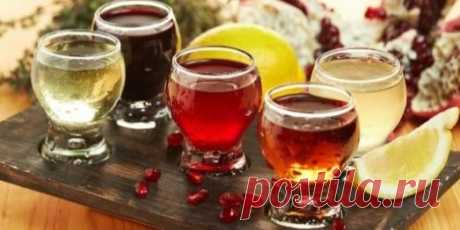 ДОМАШНИЕ НАСТОЙКИ: НА ЧАЙНОЙ РОЗЕ, РЯБИНЕ, ЛИМОНЕ И МЁДЕ
