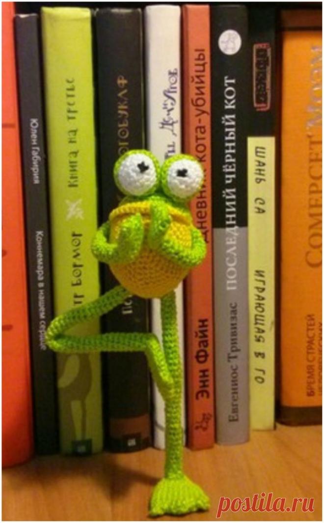 KNITTED MR. FROG