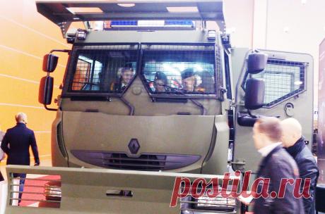 Веселые бантики в автозаке.
Кастинг новых водителей.