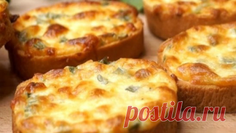 Вкусные сырные гренки, которые готовятся за считанные минуты! Всего несколько ингредиентов, минимум времени и на столе появится ароматная закуска. Рецепт с фото &gt; https://y.em-i-em.ru/bystrye-syrnye-grenki/