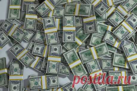 Выигравший $1,35 млрд мужчина подал иск к проговорившейся об этом девушке. Он заявил, что «получил непоправимый вред» после разглашения информации.