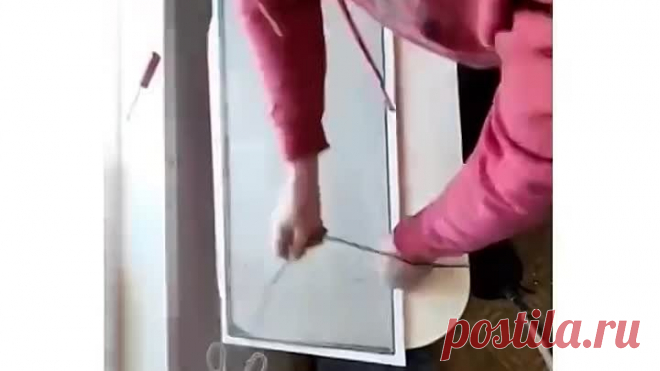 Зачем покупать новую москитную сетку, если можно починить старую.
