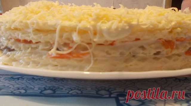 ЗАКУСОЧКИ

Такого вы еще не пробовали!
Селедочный торт затмит на любом застолье оливье и шубу! Абсолютный хит и новинка! Такого вы еще не пробовали! Скажу вам от лица всех моих гостей, и знакомых, которые уже растащили рецепт селедочного торта на вафельных коржах — закуска эта получается на высоте! Очень нежная, просто тает во рту (без преувеличения), с тонким послевкусием селедочки. Ммм… наслаждение.

Ингредиенты и способ приготовления смотрите на нашем сайте http://magic...