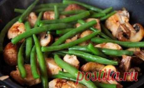 Тушеная фасоль с грибами и курочкой