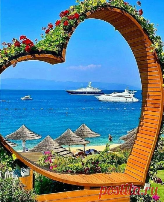 Жизнь удивительна и прекрасна!!! Цените каждое мгновение!!! Научитесь просто видеть Красоту и Чудеса вокруг!!! Радуйтесь, Наслаждайтесь, Вдохновляйтесь, Улыбайтесь, Танцуйте, Дышите, Живите, Благодарите!!! Доверяйте Себе и Вселенной!!! Будьте счастливы!!! Будьте в Мире сами с Собой!!! И Любите! Любите ВСЁ, что вас окружает!!!