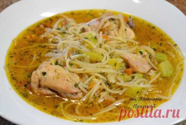 Потрясающе вкусные спагетти с курочкой и овощами в казане 


Вкусно и сытно!









Ингредиенты:
спагеттикурицалуккабачокпомидормасло оливковоезелень и специи по вкусу,соль
Приготовление:
 
Обжариваем кусочки курицы в казане с маслом до готовности, добавля…